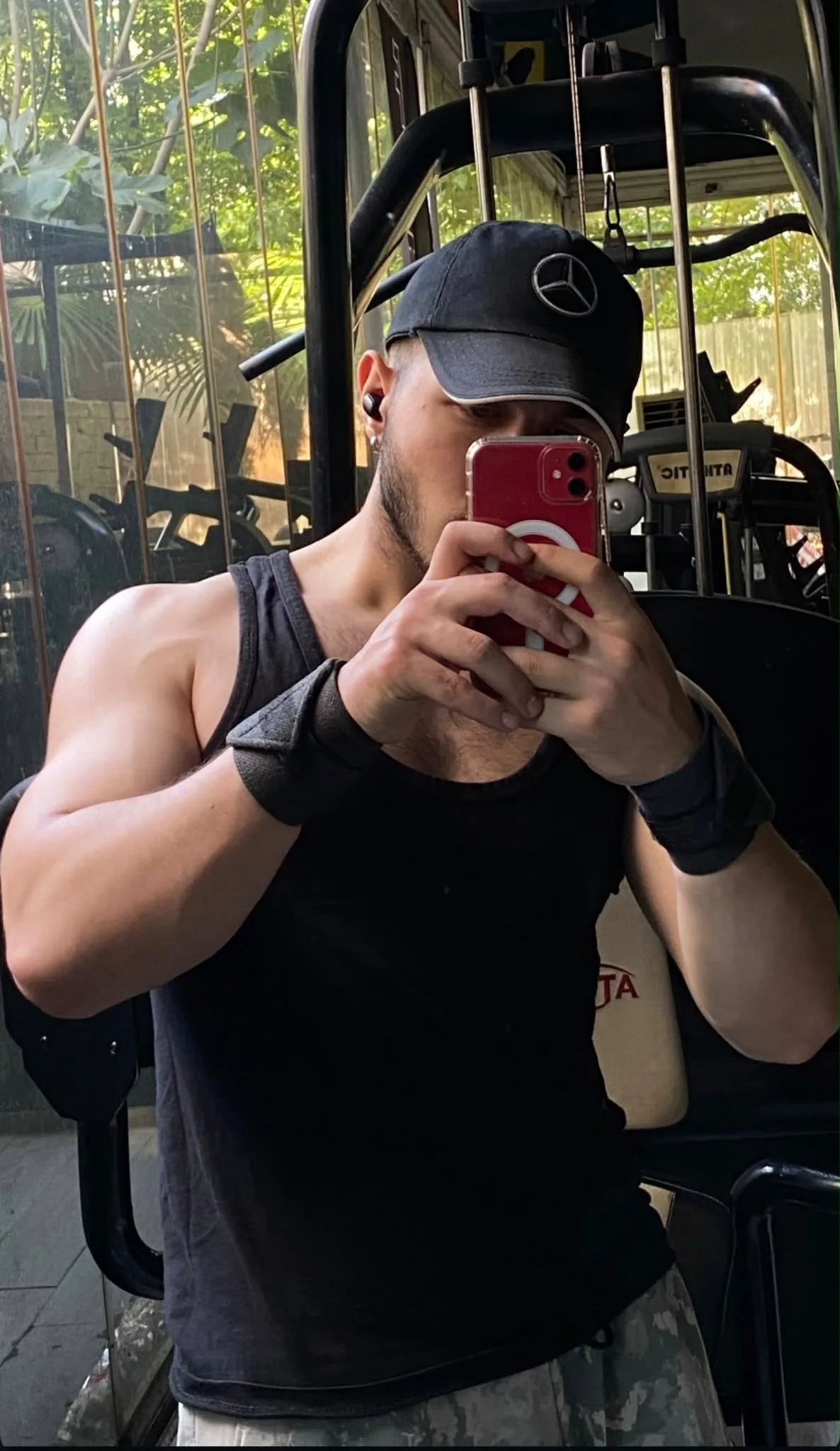 Talha Yasin Uğurlu spor salonunda antrenman sırasında
